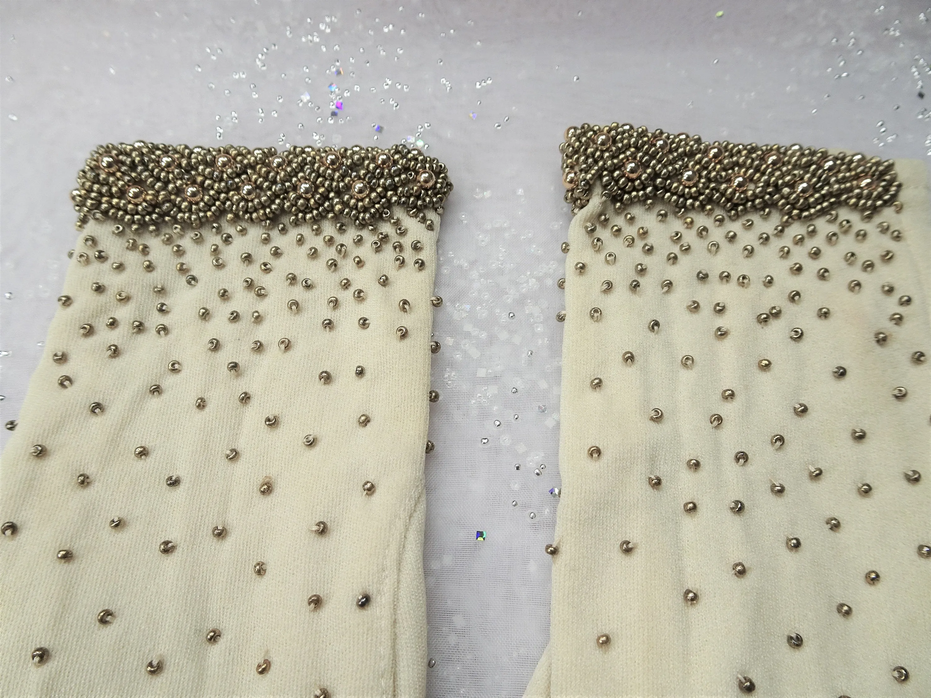 BEAUTIFUL Vintage Hand Beaded Gloves,Evening Party,Wedding Gloves Bronze Beaded,Made in British Hong Kong Collectible Vintage Clothing