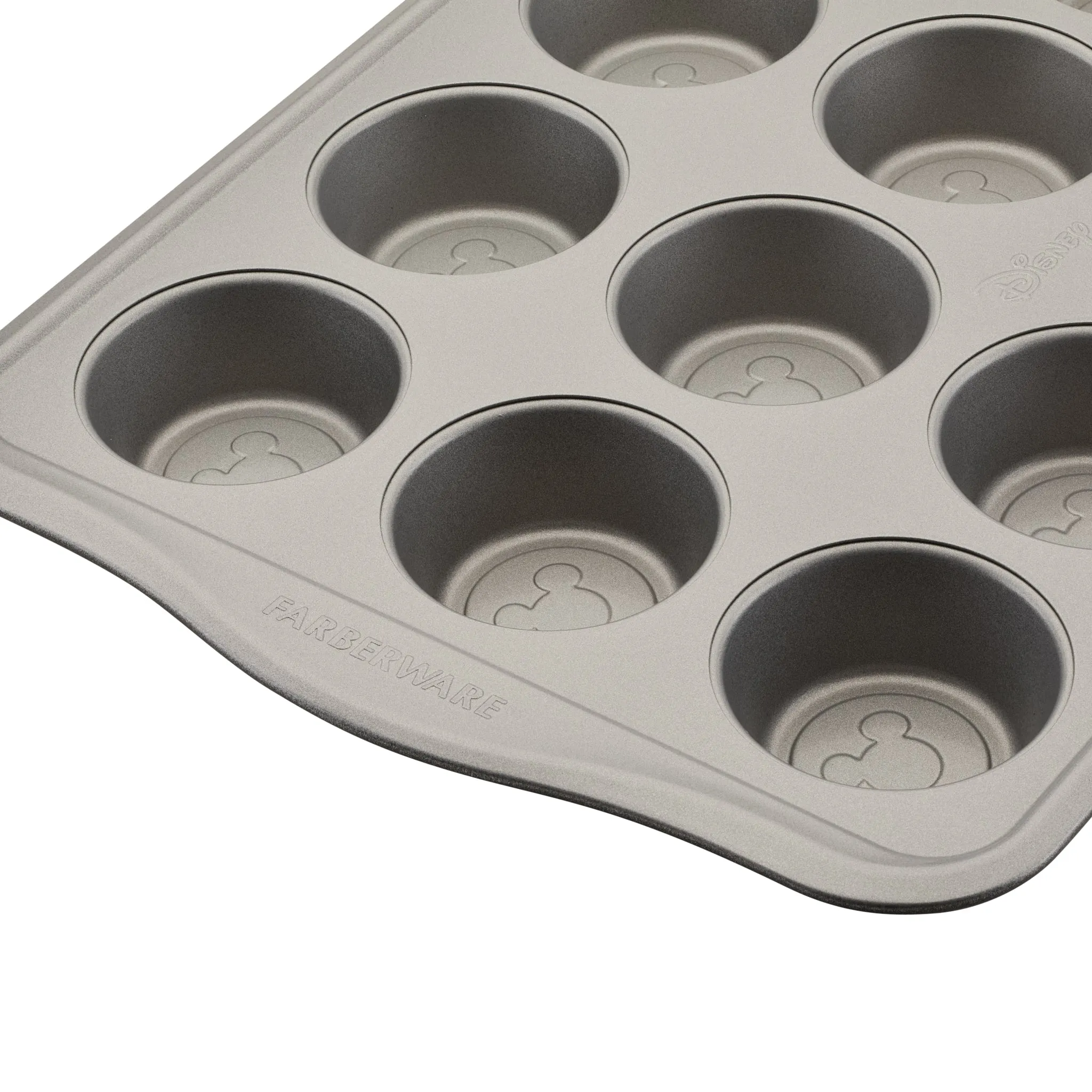 Muffin Pan and Oven Mitts Set