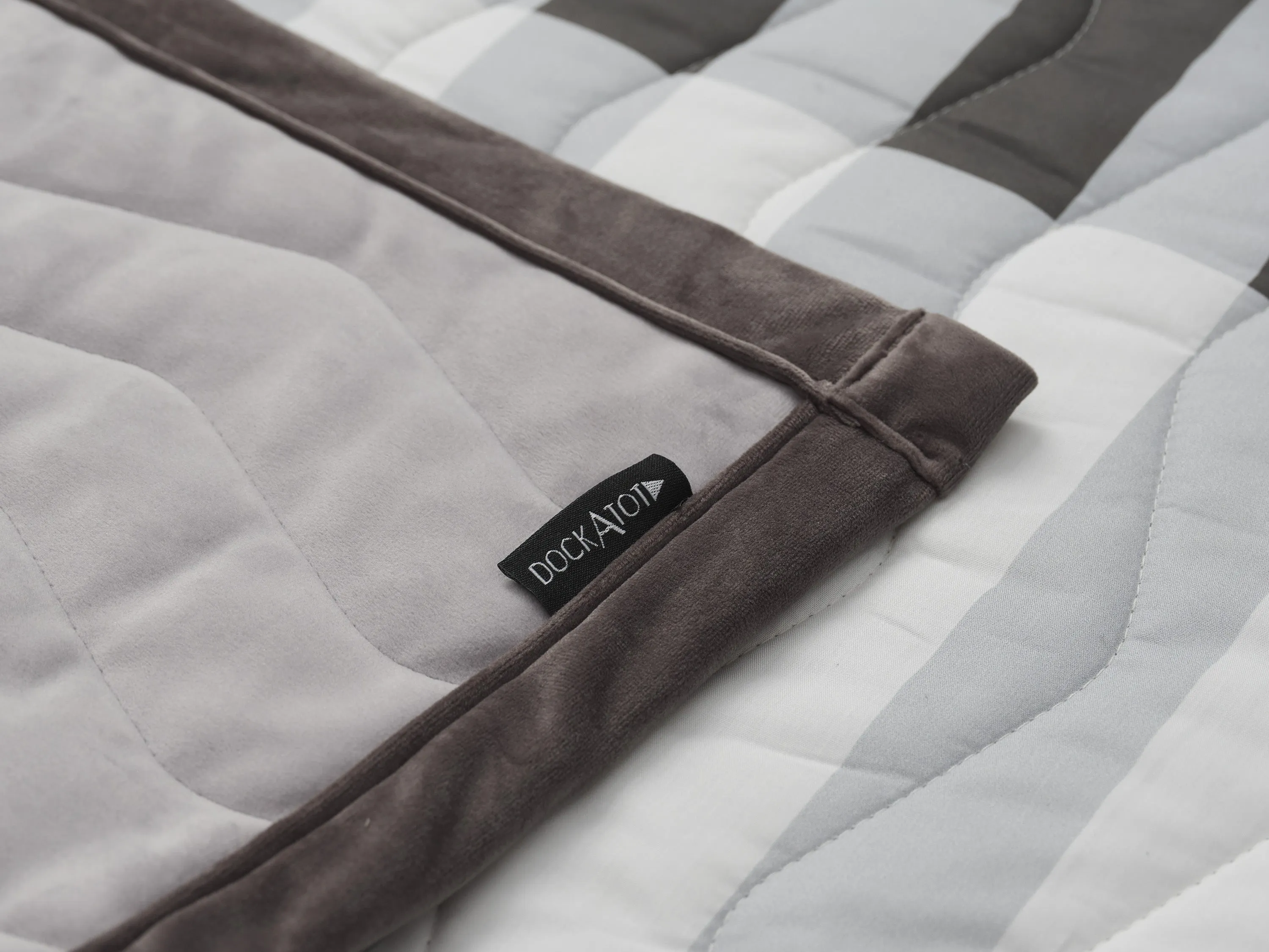 THE OUTLET: Quilt - Graphite Stripe